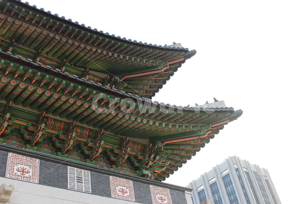 경복궁,광화문,유화문,서울,서촌,한옥,관광,한국,전통,korea,koreatravel,gwanghwamun,문화재,역사,기와,기와집,처마,tradition,단청,건축물,궁,궁궐,한국전통,한국문화,koreantraditional,koreanculture,랜드마크,landmark,touristattraction,한국랜드마크,한국관광지,한국명소,korealandmark,koreatouristattraction,건물외관,exterior,building,structure,architecture,construction,한국전통,한국문화,korean traditional,korean culture,랜드마크,landmark,tourist attraction,한국랜드마크,한국관광지,한국명소,korea landmark,korea tourist attraction,건축물,건물외관,exterior,building,structure,architecture,construction