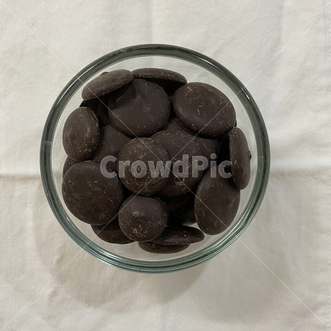 초컬릿,dark,sweet,유리볼,valentinesday,간식,쌉싸름,round,chocolate,cacao