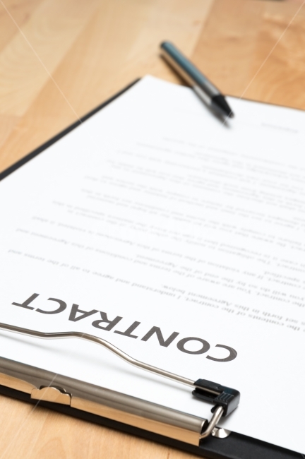 계약서,계약,비즈니스,문서,사인,싸인,비지니스,파일,종이,펜,컨셉,컨셉트,사무실,일,일터,성공,체결,계약체결,배경,이미지,배경이미지,파트너쉽,파트너,협약,협력,회사,긴장,결정,결정권,커뮤니케이션,연출,연출사진,스튜디오,볼펜,서류,서류철,work,office,sign,signature,job,partnership,company,business,contract,비즈니스,사업,business,service,work,사물,물건,오브젝트,thing,object,matter,학용품,문구류,사무용품,school supplies,stationery,office supplies