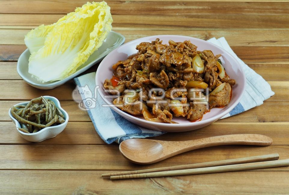 돼지불고기,불고기,제육볶음,한국음식,음식,한식,고기,요리,돼지고기요리,매운음식,고추장불고기,돼지고기볶음,야채,반찬,porkbulgogi,bulgogi,beefstirfry,koreanfood,food,meat,cooking,porkdishes,spicyfood,gochujangbulgogi,roastpork,vegetable,sidedish