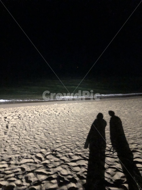 밤바다,바다,파도,그림자,사람,경포대,해변,바다,beach,sea,인물실루엣,사람실루엣,character silhouette,human silhouette,soil,흙