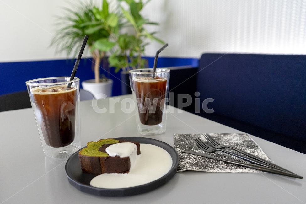 카페,커피,아이스아메리카노,음료,파운드케이크,디저트,후식,감성사진,cafe,coffee,iceamericano,drink,beverage,poundcake,desert