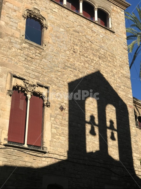 유럽,그림자,종,성당,벽돌,건축물,건물외관,exterior,building,structure,architecture,construction