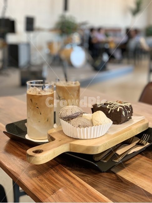 cake,food,음식,dessert,디저트,커피,coffee,cafelatte,카페라떼,깨찰빵,빵,bread,카페,cafe,초코케익,케이크,chococake,디저트,간식,후식,dessert,snack,커피,카페,coffee,cafe