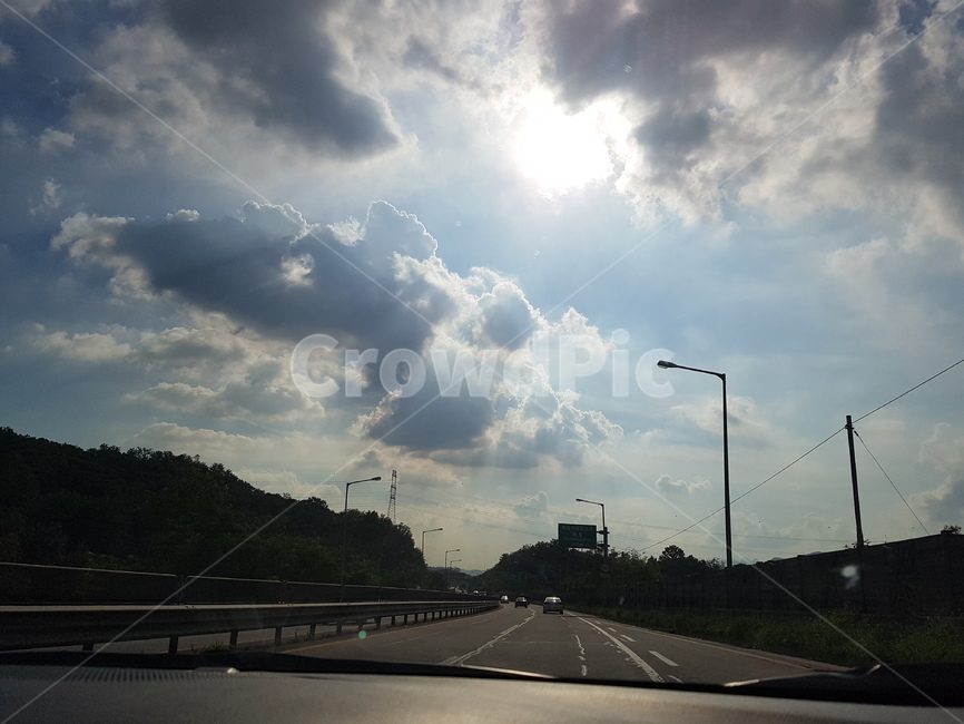 태양,낭만,감성사진,드라이브,여유,휴식,하늘,그림자,감성,파랑,빛,교통,교통수단,traffic,transportation