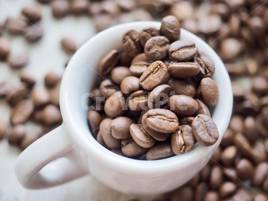 커피,커피원두,커피콩,로스팅,로스팅원두,원두,컵,커피컵,도자기컵,흰색컵,커피잔,커피,카페,coffee,cafe,감성,sensible,feeling