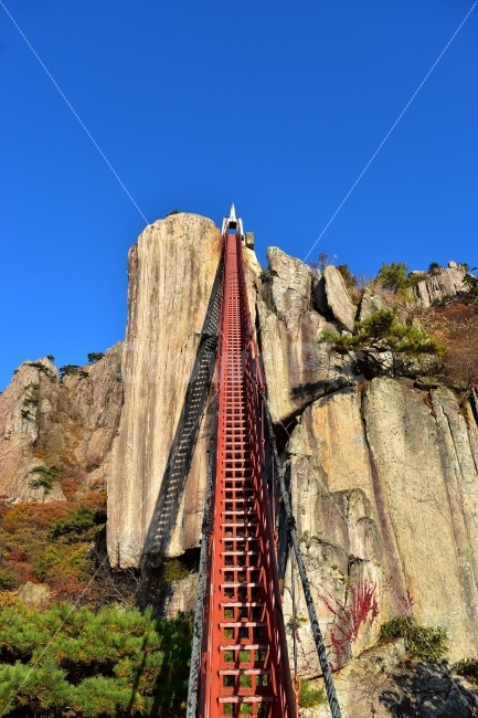 대둔산,가을,풍경,단풍,탐방,도립공원,빨간단풍,파란하늘,가을색,오색,울긋불긋,알록달록,그림같은,칼라풀,뷰티플,아름다운,힐링,감성,자연,정취,산세,명산,100대명산,nature,산,등산,트레킹,풍경사진,비경,경치,가을사진,가을색채,가을의정취,맑음,청명,가을날씨,경관,기암,암봉우리,mountain,금산,완주,논산,낙조대,낙조산장,마천대,케이블카,구름다리,삼선계단,가을,계절,fall,autumn,season,자연,풍경,nature,landscape,한국자연풍경,한국자연경관,korea nature landscape