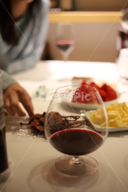 딸기,와인,와인안주,과일안주,꼬냑잔,와인잔,술,주류,alcohol