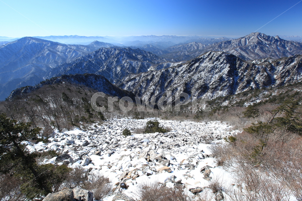 설악산,겨울산행,파란하늘,대청봉,능선,겨울나무,설원,등산,겨울,계절,winter,season,자연,풍경,nature,landscape,mountain range,산맥,outdoors,옥외,mountain,산