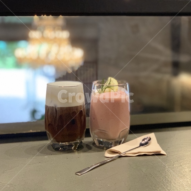 카페,음료수,카페컵,컵,아인슈페너,딸기스무디,음료수,drink,beverage