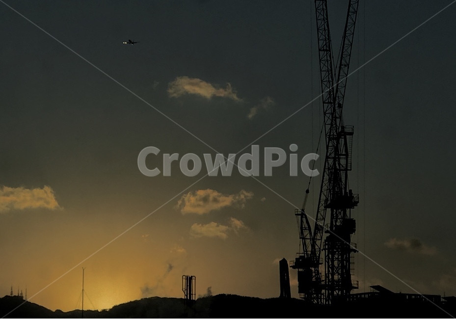 constructioncrane,건설크레인,건설장비,역광,해질녘,노을,건설업,건축업,construction industry