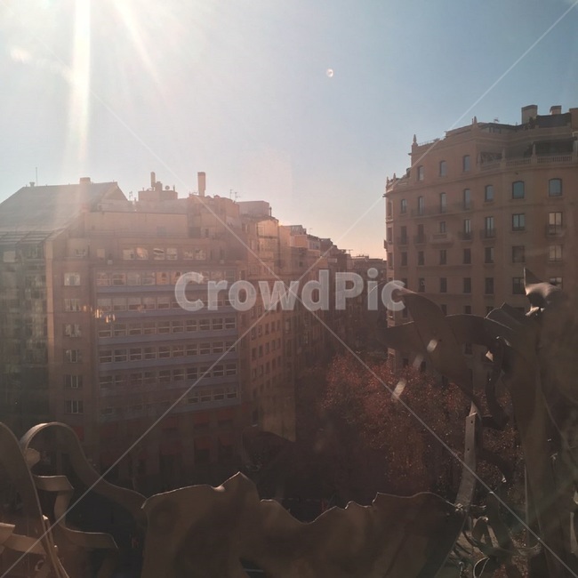 도심지,바르셀로나,bercelona,square,빌딩,building,achitecture,역동적인,화려한,따스한,햇살,sunny,도시,풍경,city,landscape,해외,외국,세계,foreign,oversea,world,세계도시풍경,해외도시풍경,외국도시풍경,world cityscape,nature,자연
