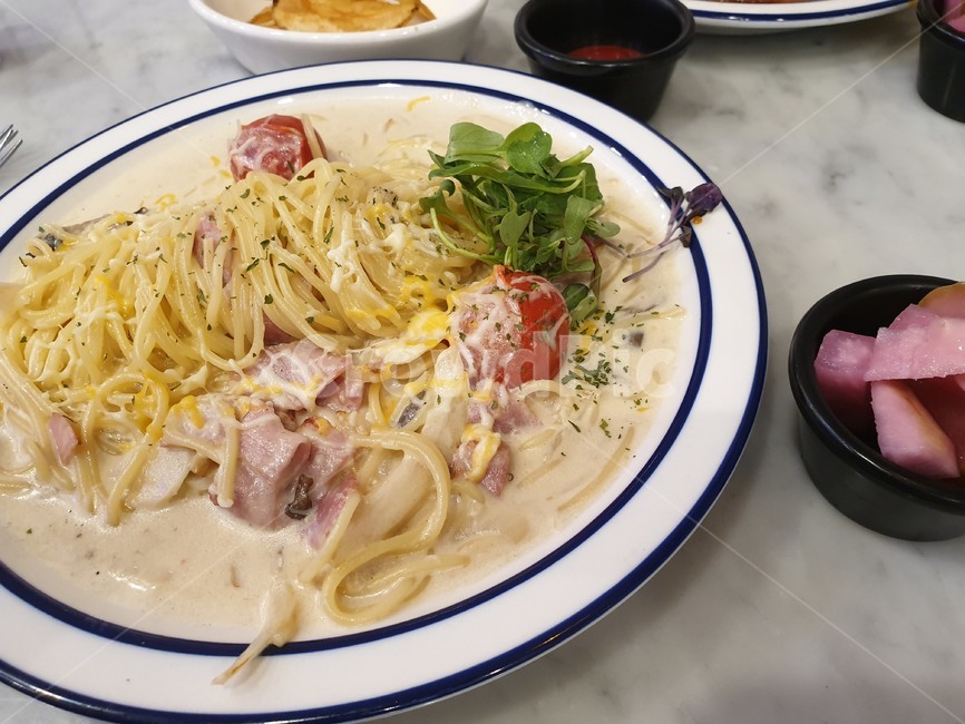 까르보나라,파스타,크림파스타,크림스파게티,점심,brunch,디너,dinner,food,italianfood,베이컨,피클,양식