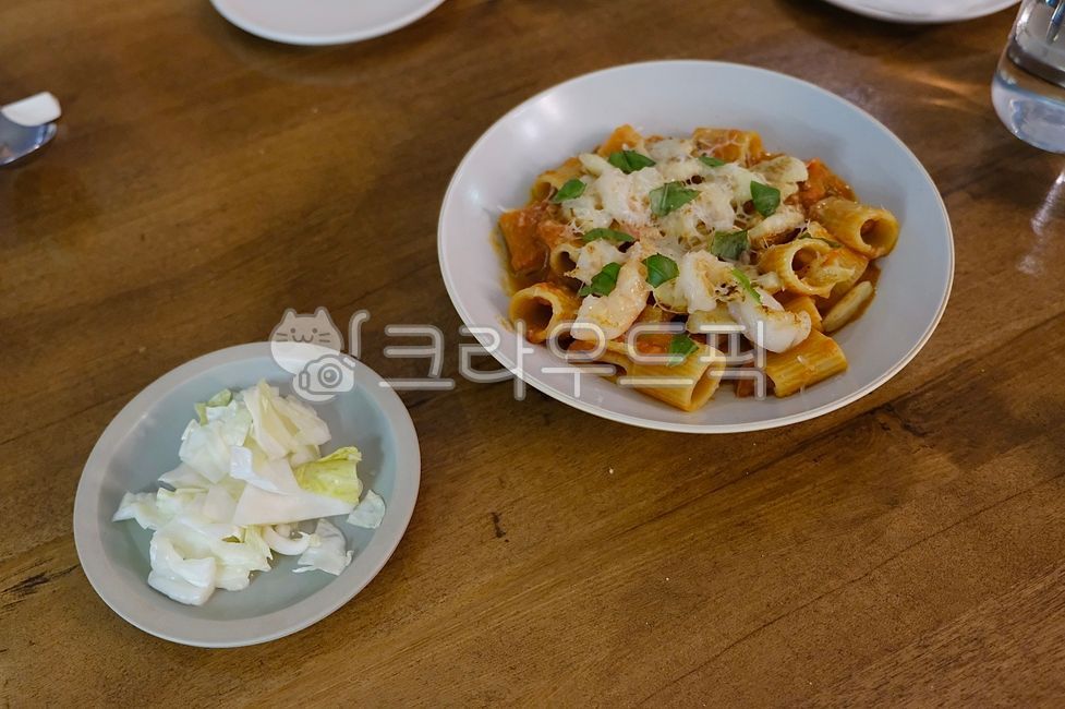 음식,파스타,숏파스타,토마토파스타,피클,food,plate,그릇