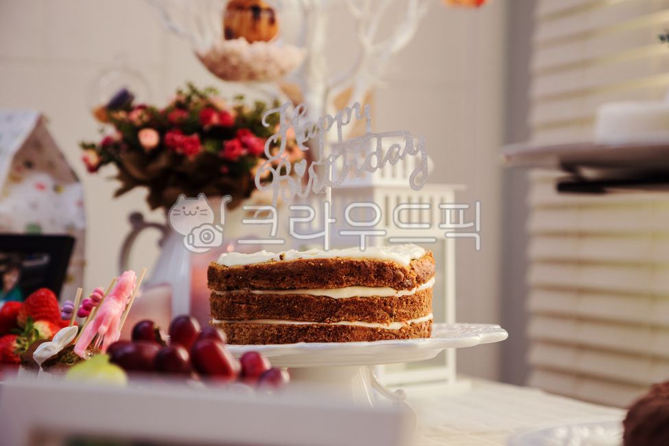 당근케이크,케이크,파티,파티테이블,플레이팅,연말,생일,생일축하,cake,carrotcake,생일상,기념일,축하,anniversary,congratulation,celebrate,celebration