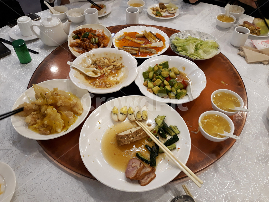 홍콩,아시아,중국,음식,요리,먹거리,그릇,접시,식사,컵,주전자,식당,젓가락,홍콩요리,중식,상차림,식사중