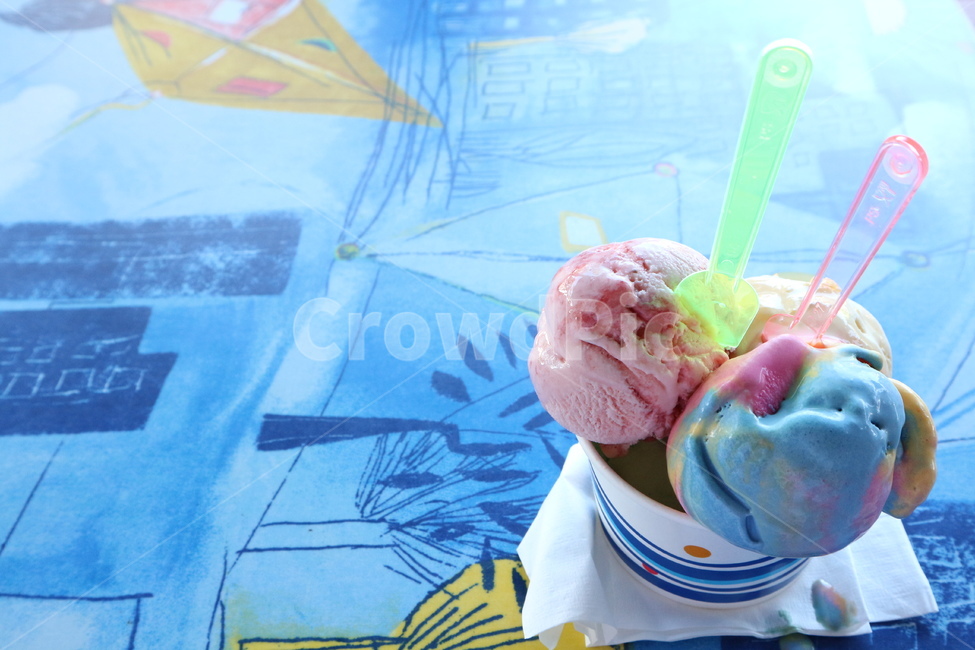 아이스크림,여름,summer,하늘색,icecream,cool,blue,color,pink,greeen,음식,식재료,요리,food,cook,meal,dishes,food reserves,디저트,간식,후식,dessert,snack