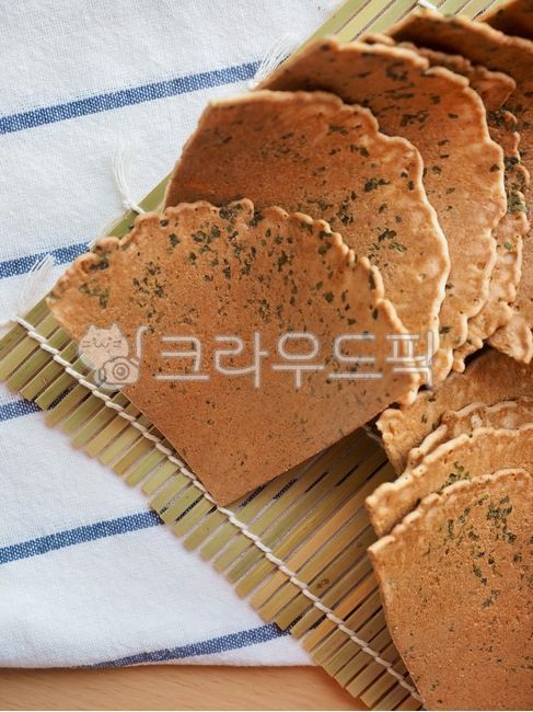 과자,일본과자,한국과자,아시아과자,센베이,쿠키,아시아쿠키,전통과자,간식,후식,음식,배경,갈색,김가루,japaneseconfectionery,koreansweets,asiansweets,senbei,cookie,asiancookie,traditional,snack,dessert,food,background,brown