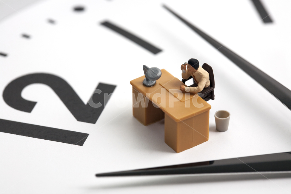 Nukki,Worklife balance,idea,concept,vigil,office job,rectal,52 hours a week,office,employee,number,white,hour,company,leave work,man,deadline,Wall clock,table,Office workers,Leave work early,swivel chair,strain,close up,trash can,business,Affairs,chair,wo