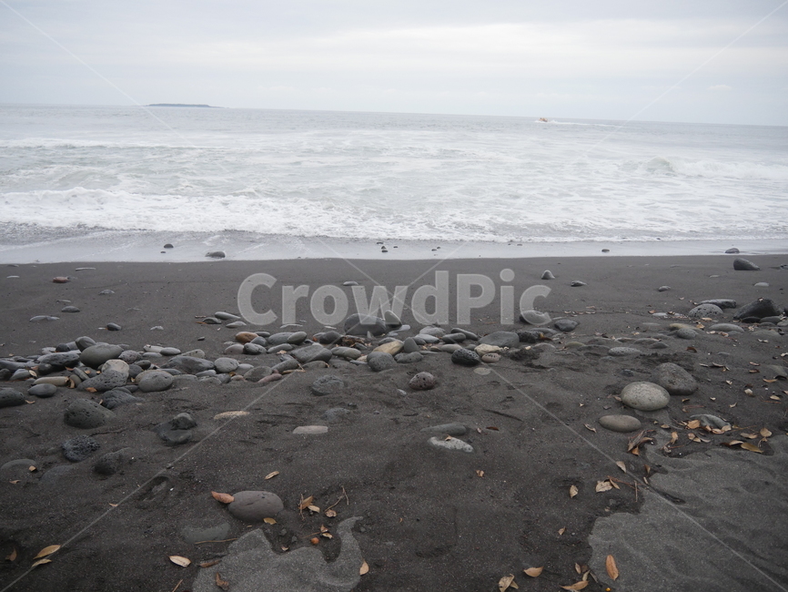 water,ocean,대양,sea,바다,자연,nature,해변,검은사막,돌멩이,모래,파도,자연,풍경,nature,landscape