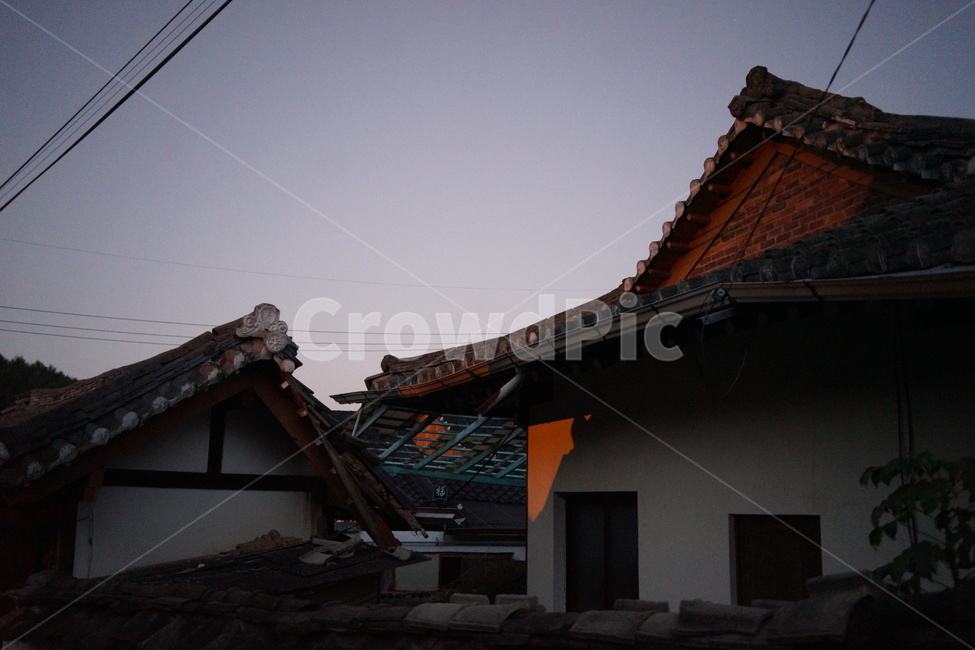 한옥,해뜰무렵,일출,해질녘,지붕,roof,시골,햇빛,시골,마을,풍경,landscape,country,rural,town