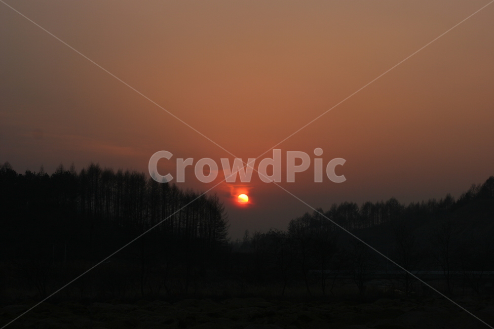 일몰,산,일몰풍경,자연,태양,자연,풍경,nature,landscape,outdoors,옥외,dusk,황혼,dawn,새벽,red sky,붉은 하늘,sky,하늘,sunset
