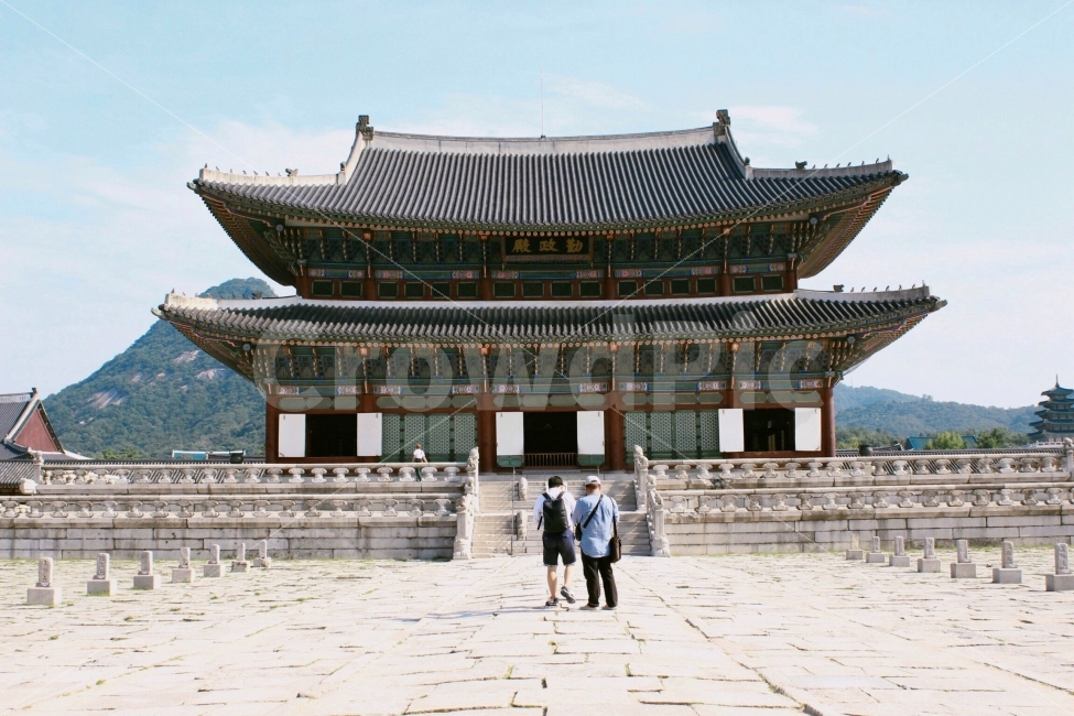 landscape,풍경,경복궁,한국,전통,한국전통,건물,건축,인물,사람,궁,서울,korea,tradition,people,하늘,sky,랜드마크,landmark,tourist attraction,한국전통,한국문화,korean traditional,korean culture,사람,인물,인간,human,person