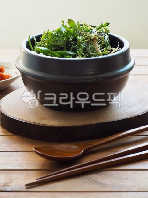 wellnessfood,asianfood,sidedish,koreanculture,Korean traditional food,vegetable,side dish,wellbeing,Korean food,Wellbeing food,Asian food,cooking,traditionalfood,koreanfood,soybeanpastestew,Shepherds purse soybean paste soup,Korean,Korean culture,koreantr