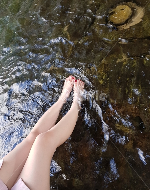 물,물놀이,다리,발,여름,여자다리,여자발,water,summer,leg,foot,feet,person,신체일부,몸,body,여름,계절,summer,season,사람,인물,인간,human,person,신체일부,몸,body