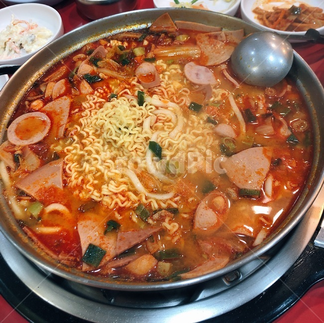 부대찌개,음식,저녁,찌개,면사리