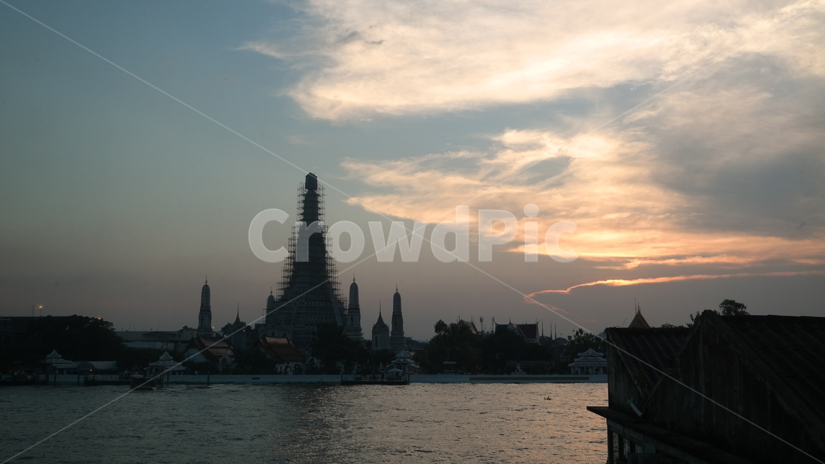 방콕,태국,왓아룬,bangkok,thailand,thai,석양,watarun,사원,짜오프라야강,강,river,chaophrayariver,temple,구름,하늘,풍경,랜드마크,아시아,외국,city,cloud,sky,landscape,landmark,asia,oversea,touristattraction,도시,풍경,city,landscape,랜드마크,landmark,tourist attraction,해외,외국,세계,foreign,oversea,world,세계도시풍경,해외도시풍경,외국도시풍경,world cityscape,세계랜드마크,해외랜드마크,외국랜드마크,world landmark,world tourist attraction,실루엣,그림자,silhouette,shadow,building,건물,architecture,건축물