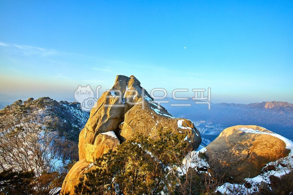 수락산,경기도,남양주,겨울산,설산,눈,자연,풍경,야외,옥외,트레킹,쾌청,산꼭대기,능선,등산,항공촬영,드론촬영,바위산,겨울,겨울풍경,suraksanmountain,gyeonggido,namyangju,wintermountain,snow,nature,landscape,outdoor,trekking,pleasure,topofmountain,ridge,mountainclimbing,aerialshooting,droneshooting,rockmountain,winter,winterscenery