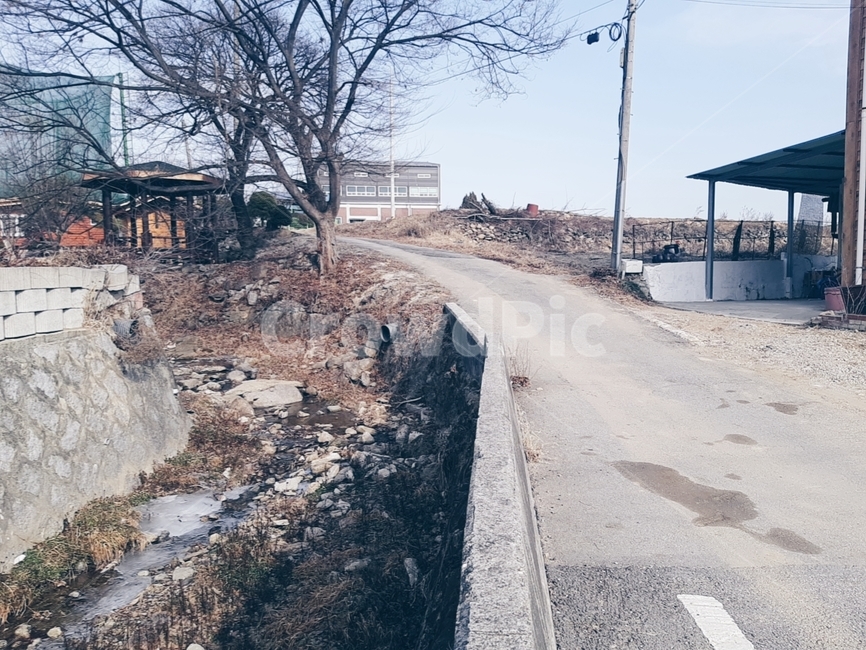 마을,냇가,겨울풍경,마을길,찻길