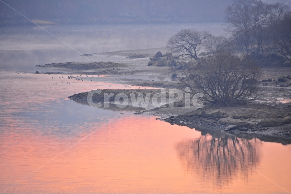 sky,하늘,redsky,붉은하늘,dawn,새벽,scenery,풍경,landscape,경치,nature,자연,water,물,outdoors,옥외,sunlight,햇빛,경남,합천,합천보조댐,합천보조댐아침,여명,물안개,일출,해돋이