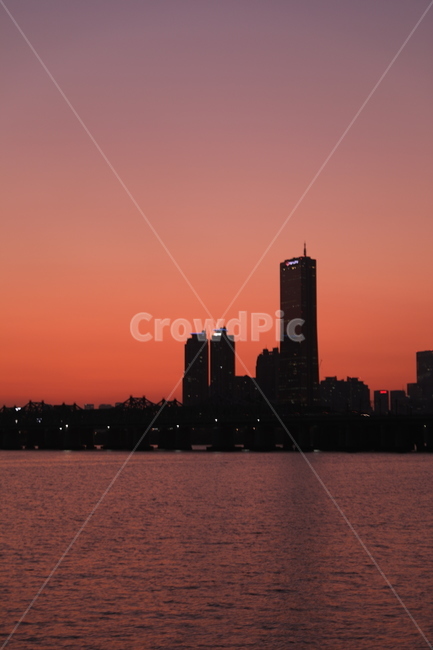 붉은노을,여의도,빌딩,한강,한강풍경,sunset,일몰,sky,dusk,황혼,redsky,붉은하늘,63빌딩