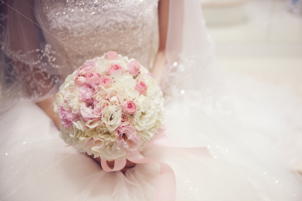 결혼식,부케,설레임,사랑,감정,감성,LOVE,WEDDING,신부,신랑,가족,여자,식물,자연,plants,nature,꽃,flower,사람,인물,인간,human,person,여성,여자,woman,female,lady,결혼,혼례,웨딩,wedding,marriage,marry,감성,sensible,feeling,연출,컨셉,콘셉,direction,concept
