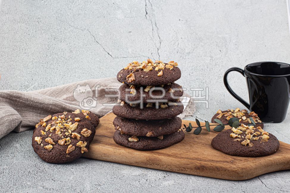walnut,baking,cookie,dessert,snack,Chocolate Chip Cookies,biscuit,confectionery,food,chocolate