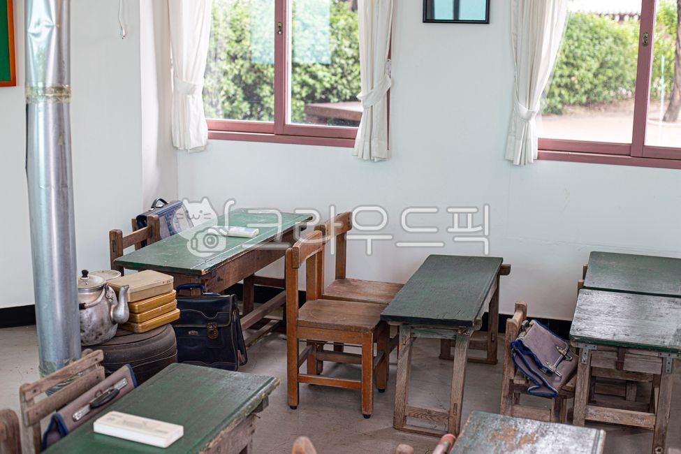 elementary school,school bag,memory,pencilcase,desk and chair,chair,classroom,wood,table
