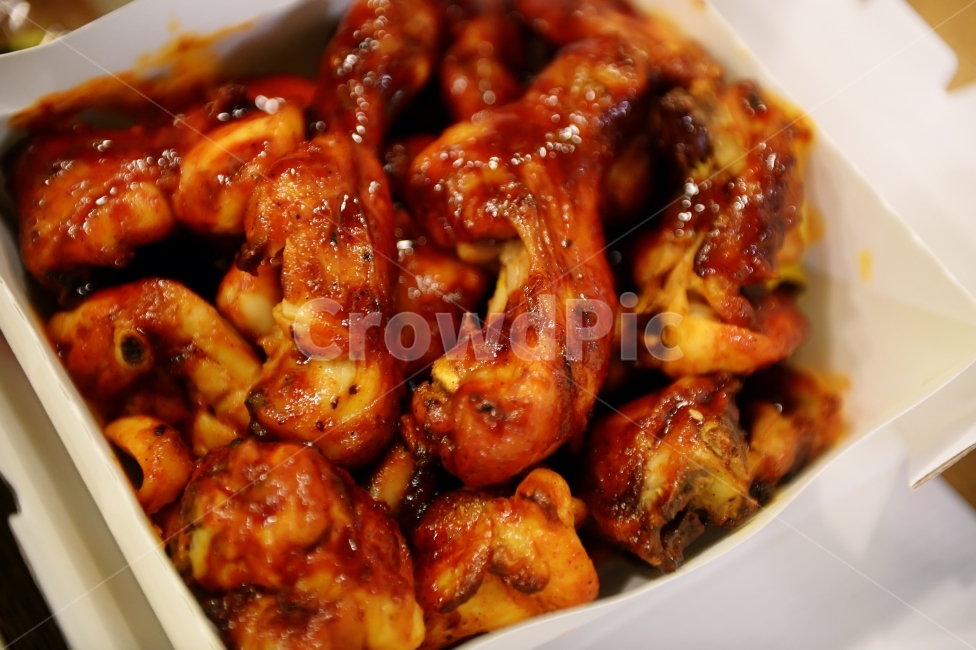 양념치킨,간장치킨,치킨,배달,배달음식,먹방,집밥,식사,닭다리,닭,닭날개,닭고기,후라이드,음식,식재료,요리,육류,고기,야식,맛집,food,cook,meal,dishes,meat,chicken,음식,식재료,요리,food,cook,meal,dishes,food reserves,육류,고기,meat