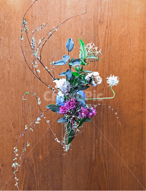 seoul,table,vase,flower,dry,wood,vintage,cafe,interior,colorful,daytime,서울,까페,꽃병,드라이플라워,테이블,나무,인테리어,장식,향,컬러풀,퍼퓸,꽃,flower,실내용화초,화분,화초,house plant,인테리어,실내디자인,interior design