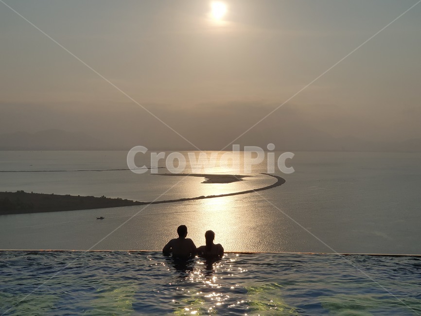인피니티풀,pool,수영장,야외수영장,야경,저녁하늘,노을,해,바다,선박,해안가,신혼여행,커플,웨딩촬영,신혼,휴양지,휴양,휴가,여유,힐링,연인,커플,사랑,lover,couple,여행,휴가,traveling,vacation,trip