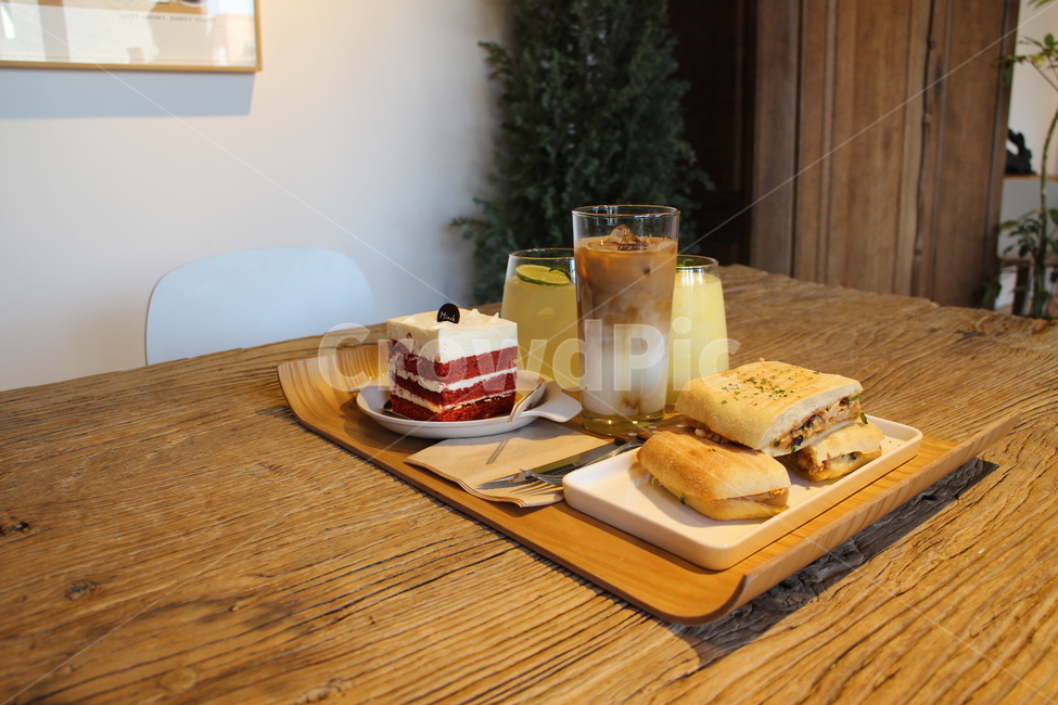 감성사진,카페,브런치,cafe,brunch,커피,조각케이크,파니니,coffee,cake,panini,음식,식재료,요리,food,cook,meal,dishes,food reserves,디저트,간식,후식,dessert,snack,음료수,drink,beverage
