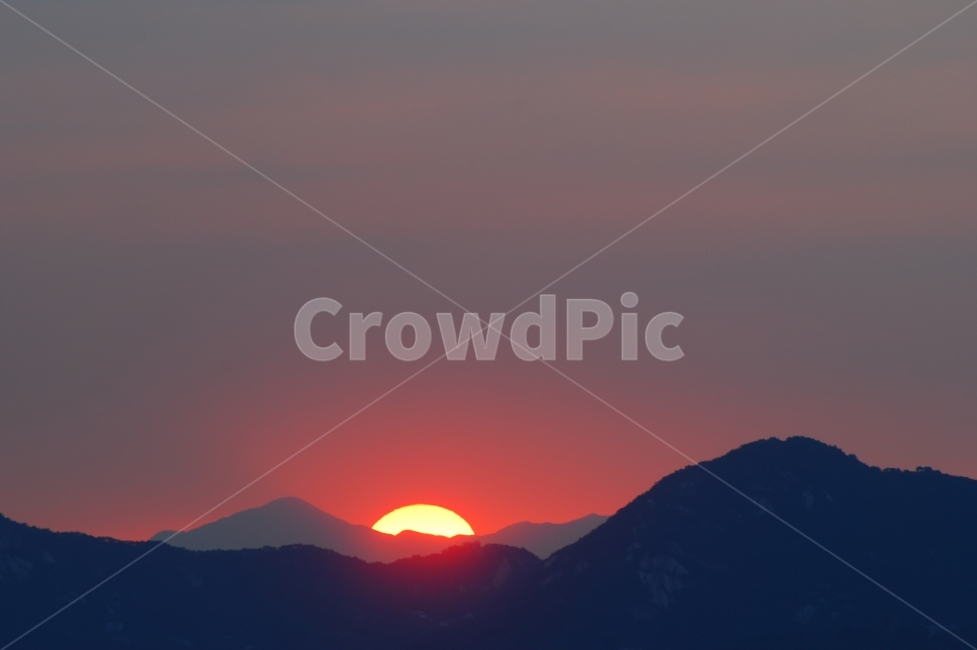 일출,해돋이,태양,새해,해,자연,풍경,산,노을,배경,바탕,일출사진,sunrise,sun,mountain,자연,풍경,nature,landscape,한국자연풍경,한국자연경관,korea nature landscape,outdoors,옥외,dusk,황혼,dawn,새벽,sky,하늘,red sky,붉은 하늘,sunset,일몰