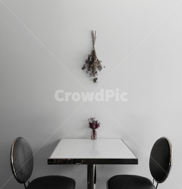 카페,의자,가구,드라이플라워,흑백,그레이,furniture,dryflower,인테리어,실내디자인,interior design
