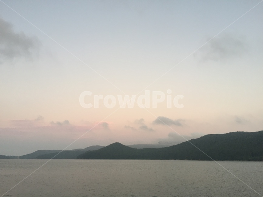 해변,바다,노을,해수욕장,바닷물,바다풍경,산