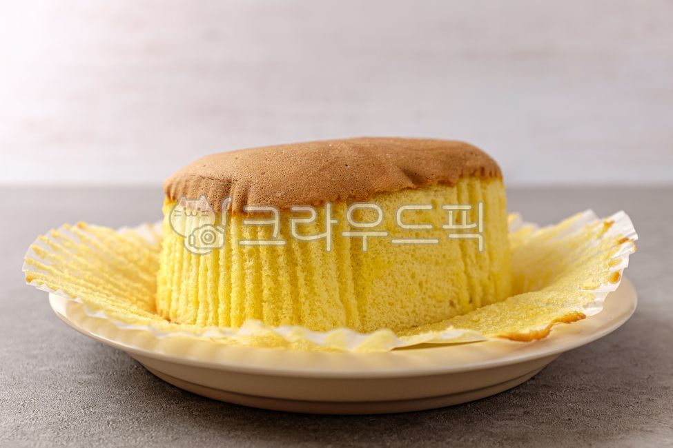 close up,bread,ingredient,egg,snack,sponge cake,food,meal,Cup Castella,dessert,cake,grocery,Food Ingredients,ingredients,castella,sweet,cupcake,soft