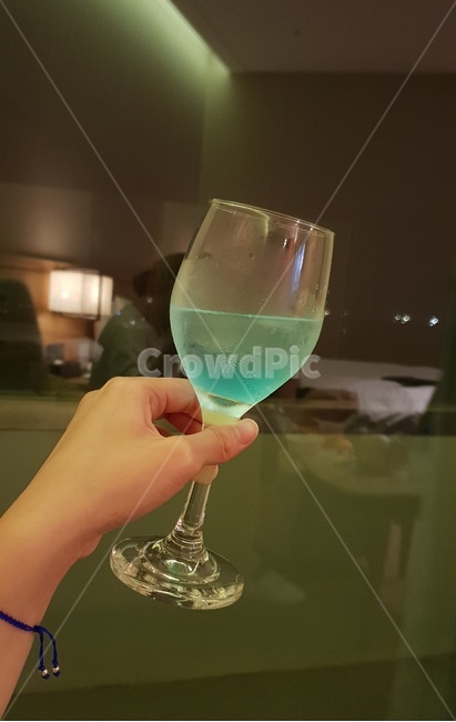 손,칵테일,술,와인잔,술잔,와인,도도,분위기,손가락,여자손