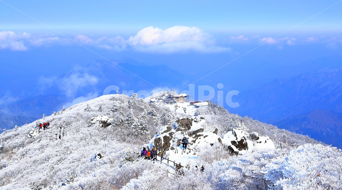 설천봉,눈,설경,덕유산,산,향적봉,겨울,계절,winter,season,자연,풍경,nature,landscape,사람들,대중,군중,other people,crowd,mountain,outdoors,옥외,mountain range,산맥