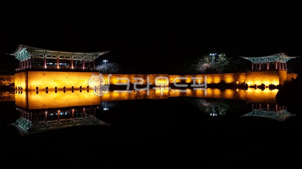 night view,pond,reflection,Anapji Pond,night,Wolji Pond,Gyeongju,building,korea,Hanok,Donggung Palace and Wolji Pond,Korean attractions,Detached Palace,Donggung Palace,architecture