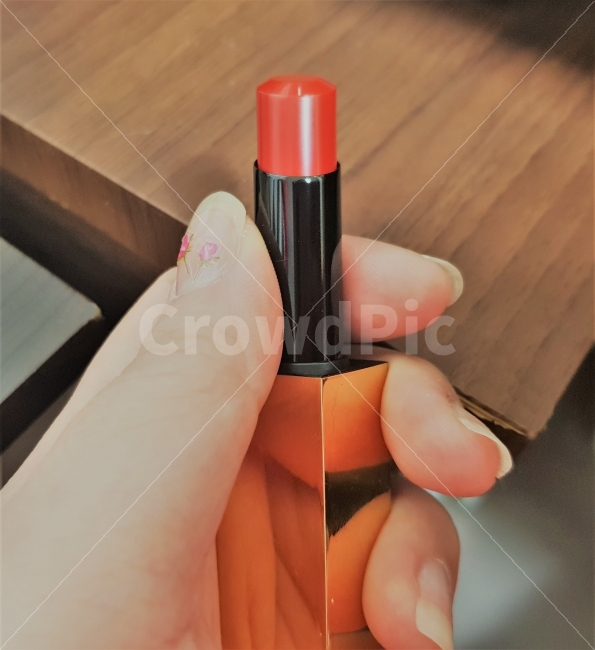 립스틱,화장품,레드립스틱,화장,여성,립,입술,lipstick,cosmetic,red,redlipstick,beauty,makeup,lip,이뻐지다,여성스러움,사람,인물,인간,human,person,신체일부,몸,body,뷰티,미용,beauty treatment,사물,물건,오브젝트,thing,object,matter